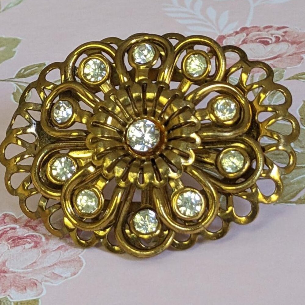 Lovely Gold-tone and White-Crystal Vintage Oval Brooch